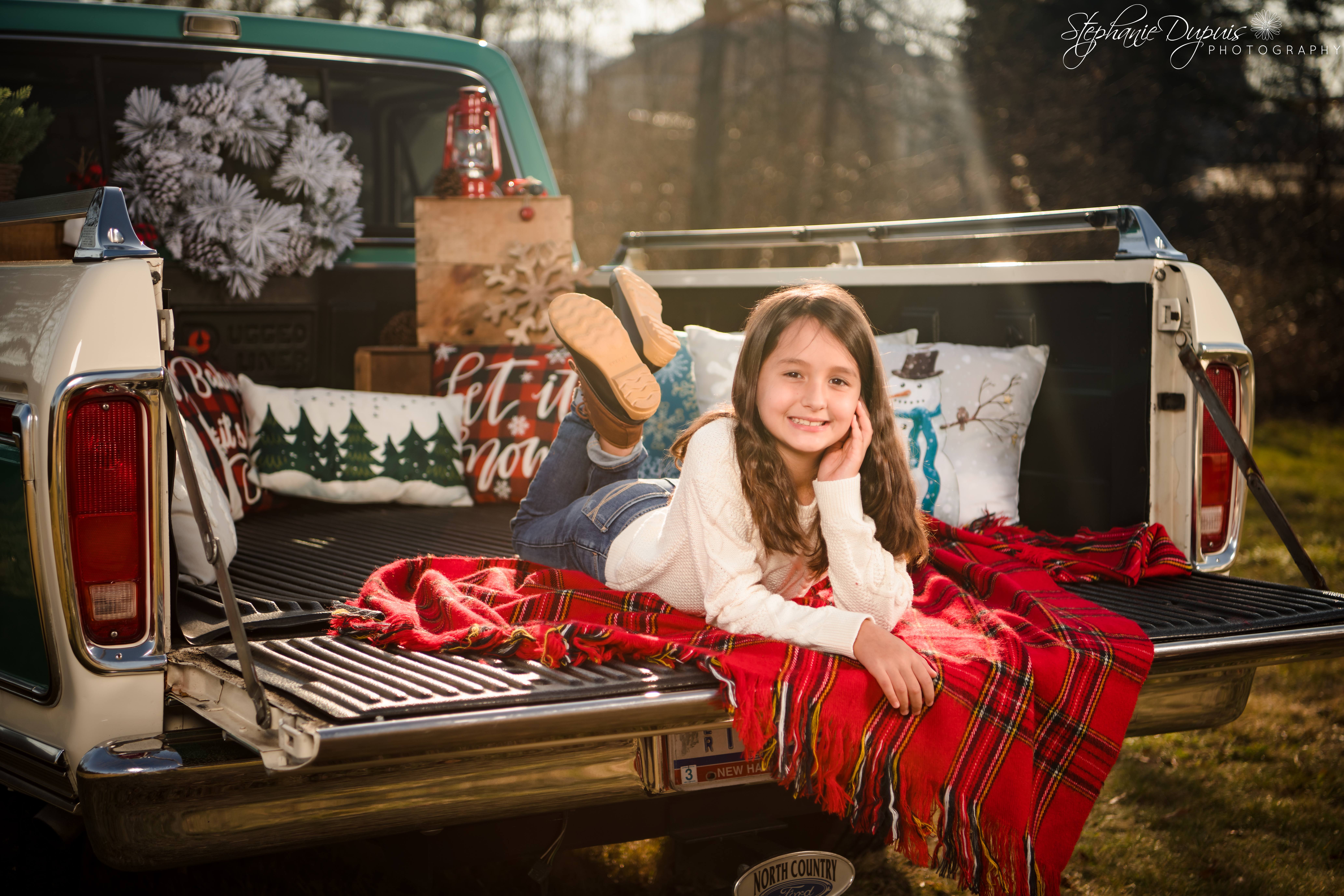 85S3703 - Portfolio: Winter Truck Minis Session