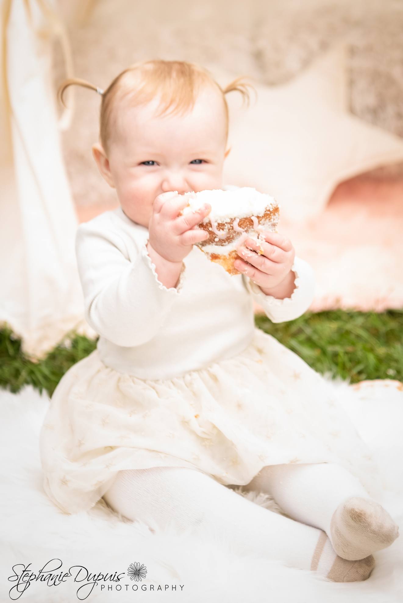 bromley cake smash 14 - Portfolio: Laura Mae Cake Smash