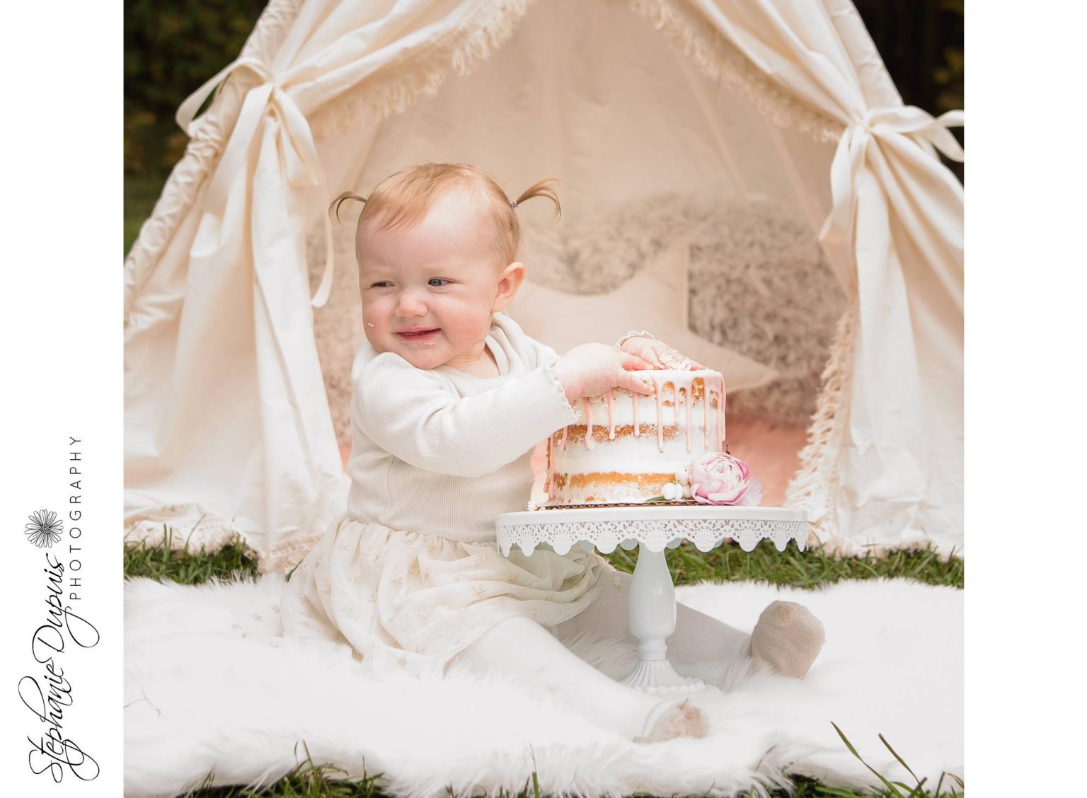 bromley cake smash 5 1536x1128 - Portfolio: Laura Mae Cake Smash